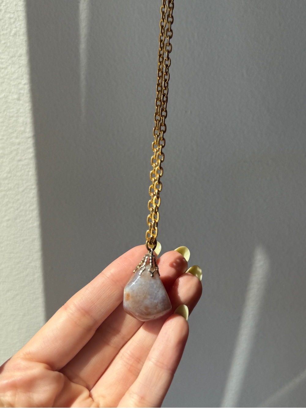 Vintage‎ Gold Chain Necklace with Beige Agate Pendant - Neutral Stone Drop